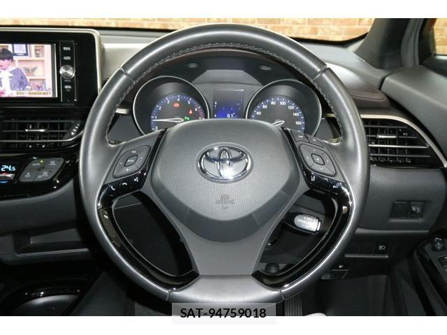 Toyota C-HR 2017-03 8828220-20