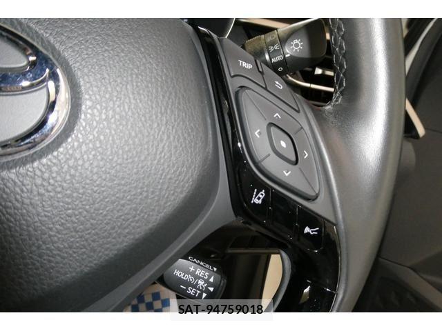 Toyota C-HR 2017-03 8828220-22