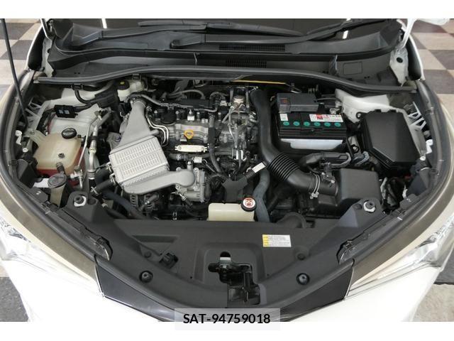 Toyota C-HR 2017-03 8828220-24
