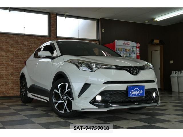 Toyota C-HR 2017-03 8828220-26
