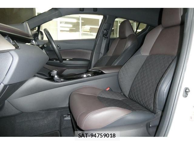 Toyota C-HR 2017-03 8828220-6