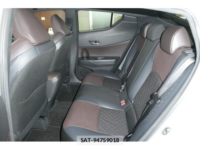 Toyota C-HR 2017-03 8828220-8
