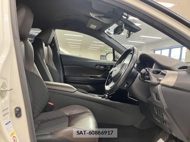 Toyota C-HR 2018-07 8870637-18
