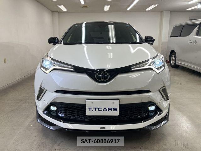 Toyota C-HR 2018-07 8870637-21