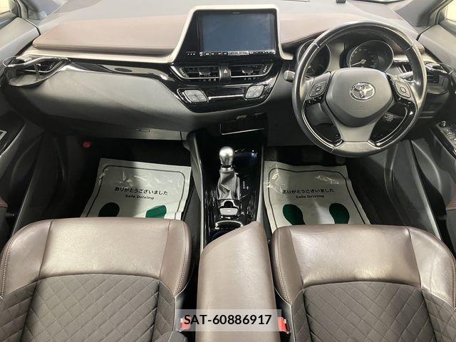 Toyota C-HR 2018-07 8870637-25