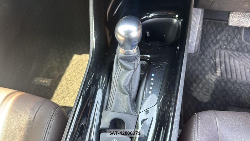 Toyota C-HR 2017 6634474-16
