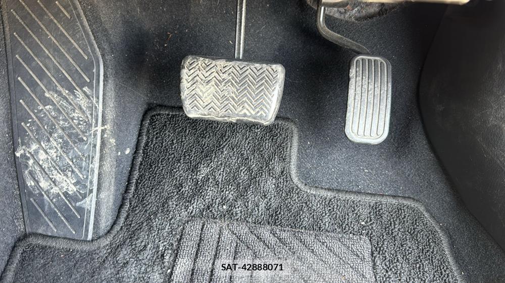 Toyota C-HR 2017 6634474-17
