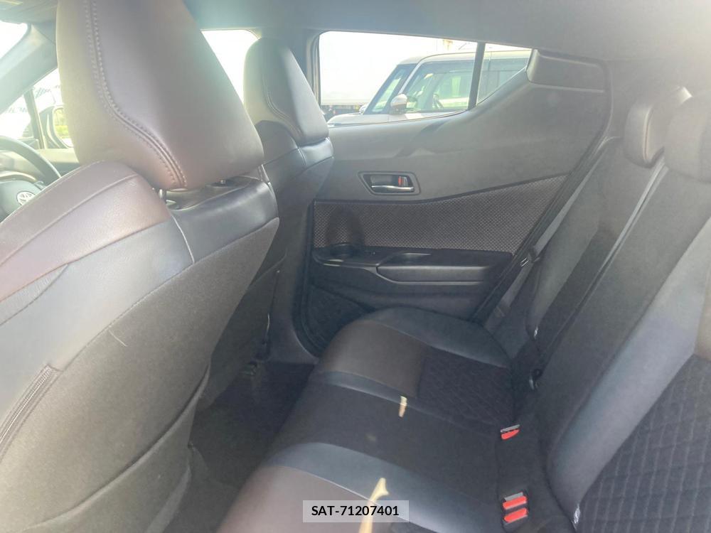 Toyota C-HR 2017 1305395-9