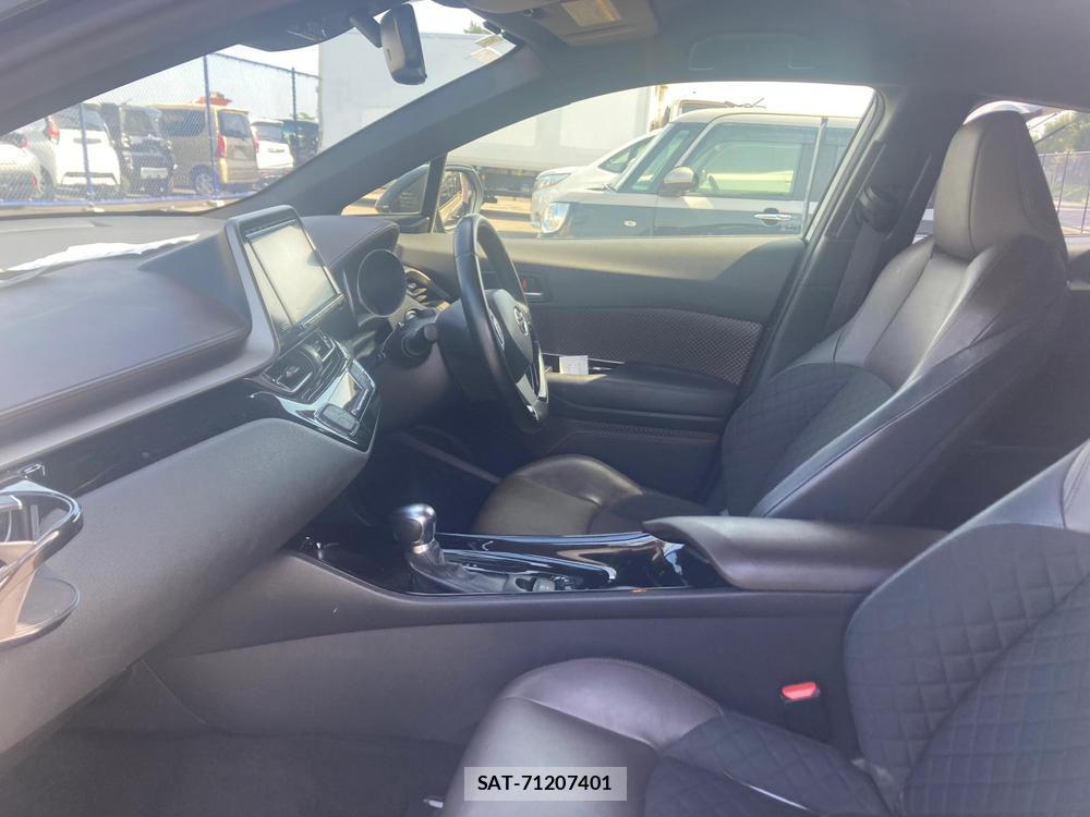 Toyota C-HR 2017 1305395-10