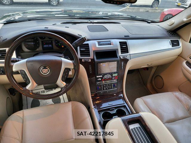 Cadillac ESCALADE 2010-06 1136314-2