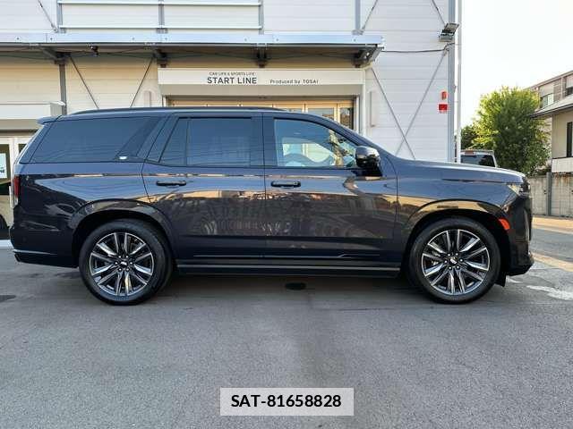 Cadillac ESCALADE 2024-09 1267410-4
