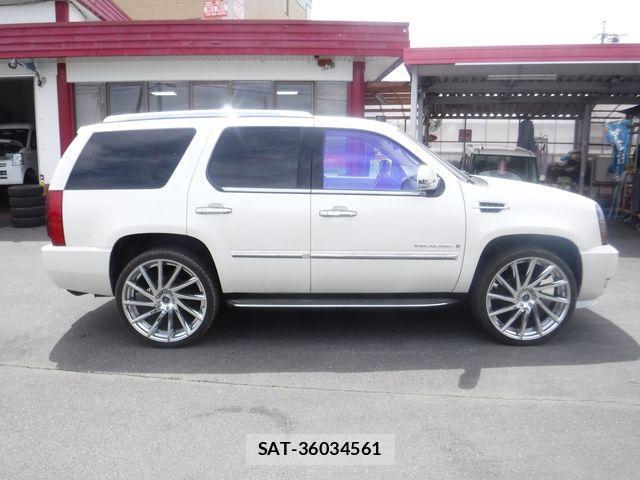 Cadillac ESCALADE 2013-12 1275426-4