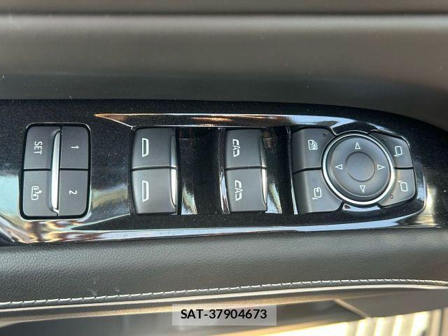 Cadillac ESCALADE 2022-12 4138650-13