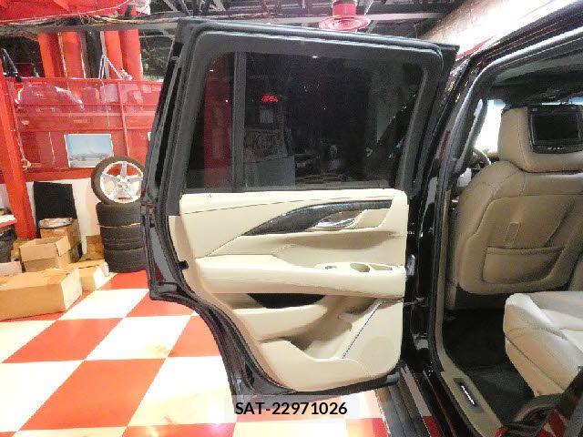 Cadillac ESCALADE 2018-12 6275946-16