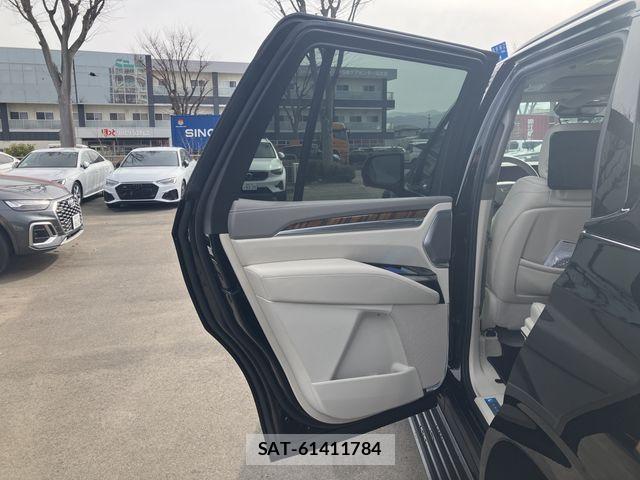 Cadillac ESCALADE 2025-12 7057798-7