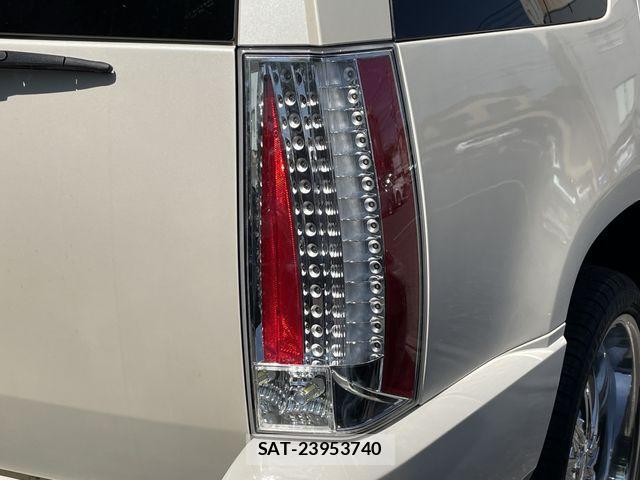 Cadillac ESCALADE 2011-03 7215674-9