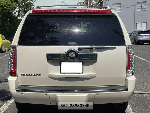 Cadillac ESCALADE 2011-03 7215674-1