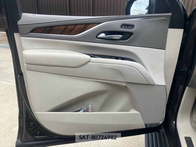 Cadillac ESCALADE 2021-11 7453296-6
