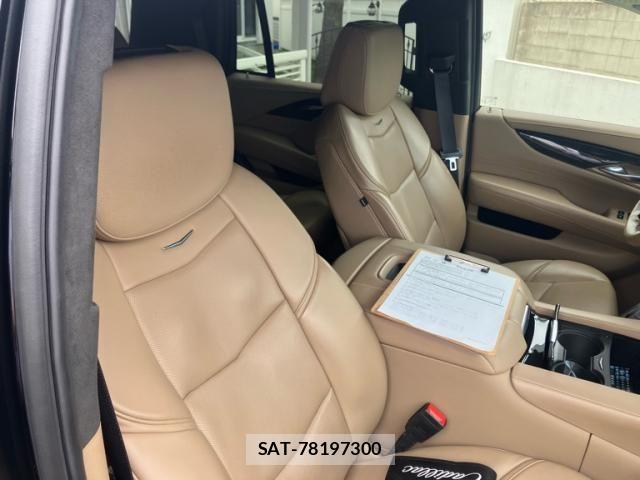 Cadillac ESCALADE 2020-04 7453297-28