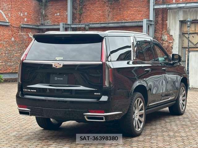 Cadillac ESCALADE 2021-07 7499789-3