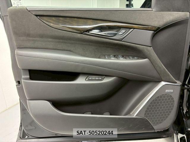 Cadillac ESCALADE 2017-04 7875636-20