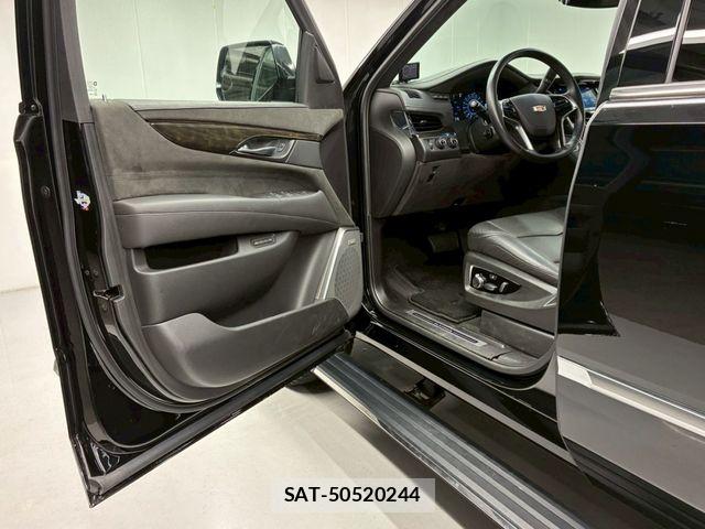 Cadillac ESCALADE 2017-04 7875636-21