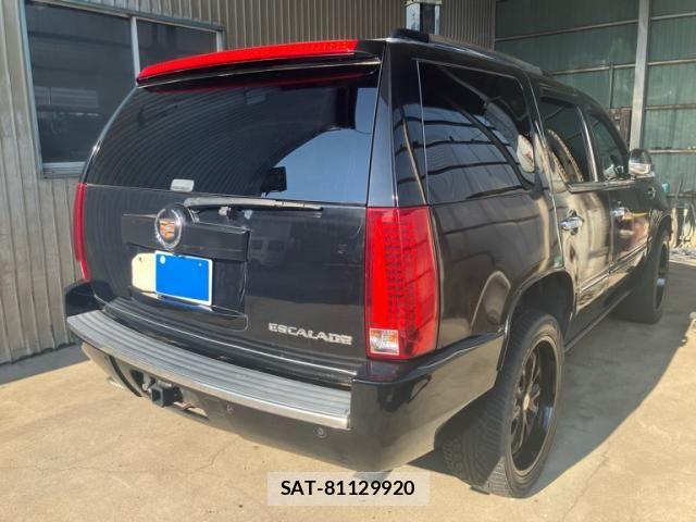 Cadillac ESCALADE 2012-11 8073149-3