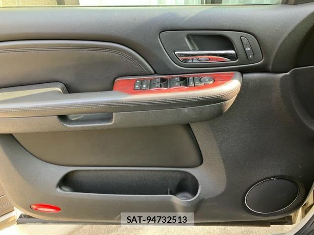Cadillac ESCALADE 2012-09 8335161-16