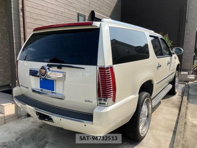Cadillac ESCALADE 2012-09 8335161-3