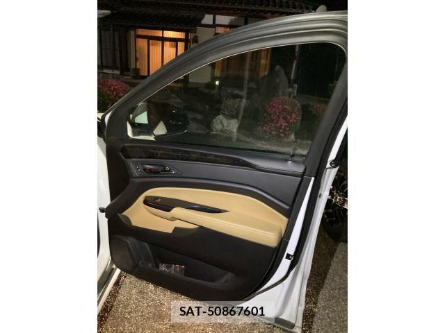 Cadillac SRX 2015-06 7326085-12