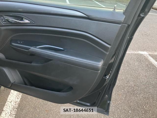 Cadillac SRX 2013-07 8034692-13