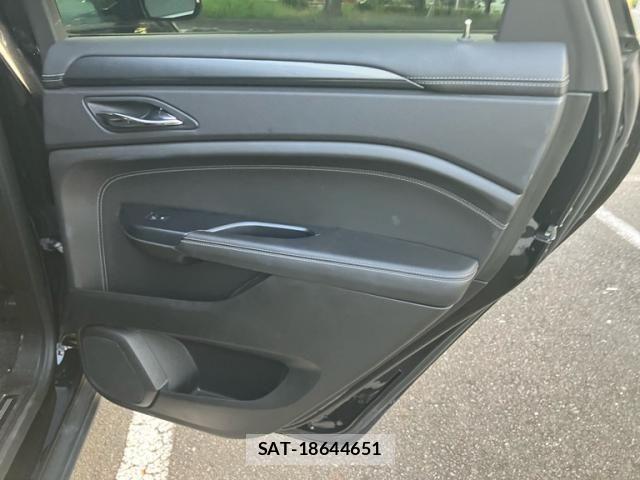 Cadillac SRX 2013-07 8034692-15