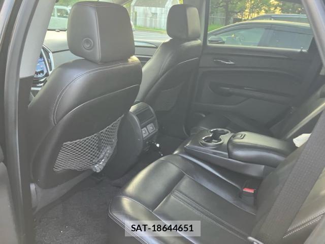 Cadillac SRX 2013-07 8034692-6