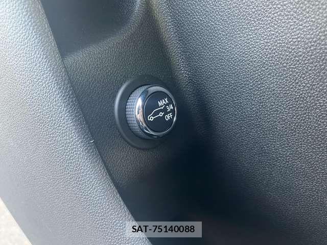 Cadillac XT4 2025-03 5860892-10