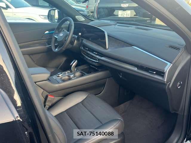 Cadillac XT4 2025-03 5860892-15