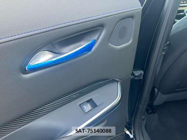 Cadillac XT4 2025-03 5860892-18