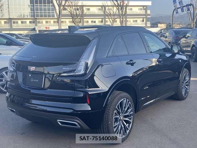 Cadillac XT4 2025-03 5860892-3