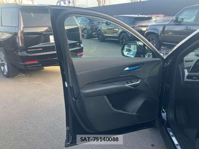 Cadillac XT4 2025-03 5860892-8