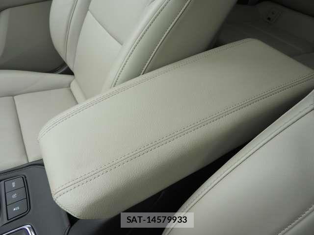 Cadillac XT4 2024-09 8878957-10
