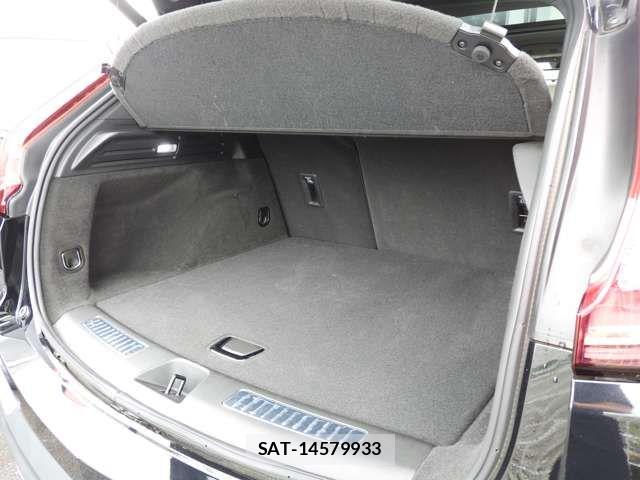 Cadillac XT4 2024-09 8878957-17