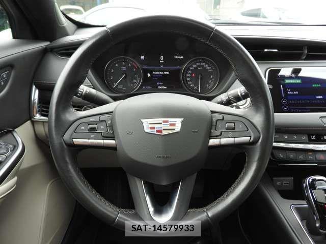 Cadillac XT4 2024-09 8878957-6