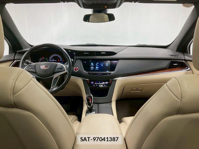 Cadillac XT5 2018-07 4638251-2