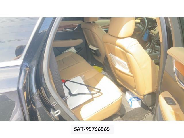 Cadillac XT5 2018-10 8561346-12
