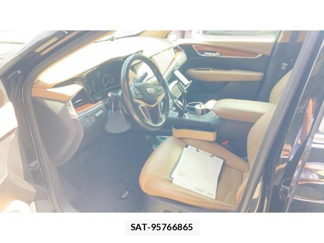 Cadillac XT5 2018-10 8561346-5