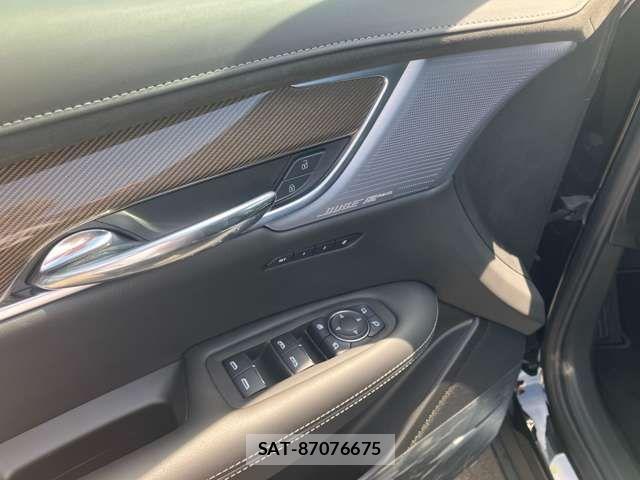 Cadillac XT6 2026-03 8665898-9