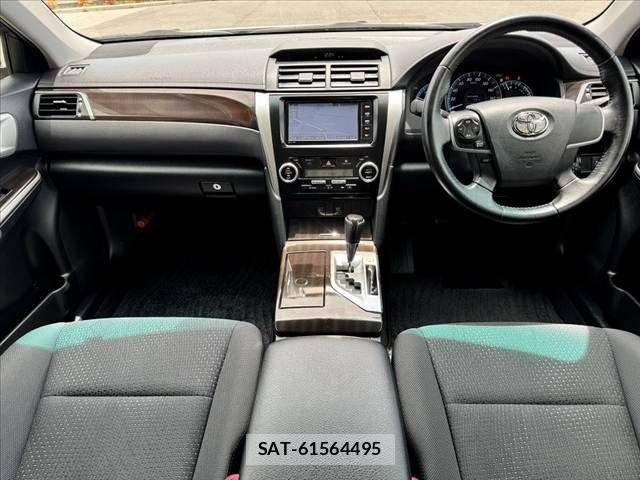 Toyota CAMRY 2014-08 7215675-1