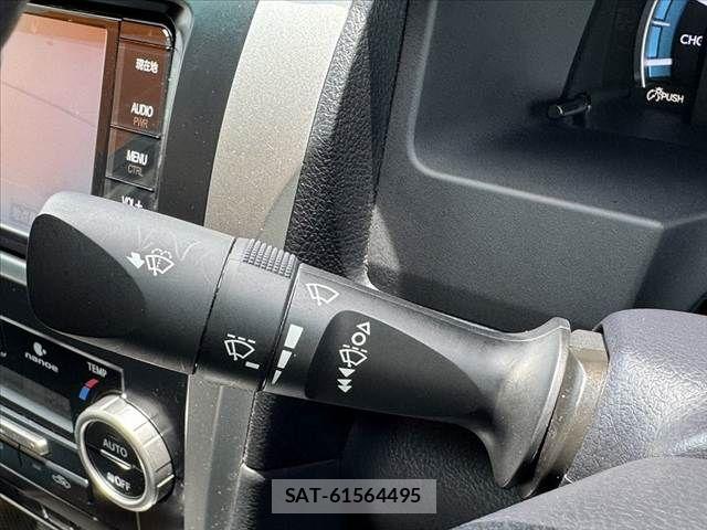Toyota CAMRY 2014-08 7215675-21