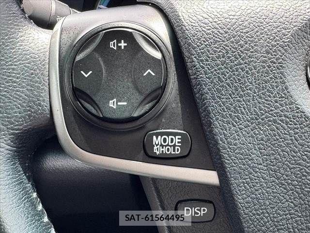 Toyota CAMRY 2014-08 7215675-29