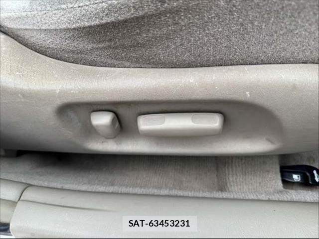 Toyota CAMRY 2004-03 8411507-25