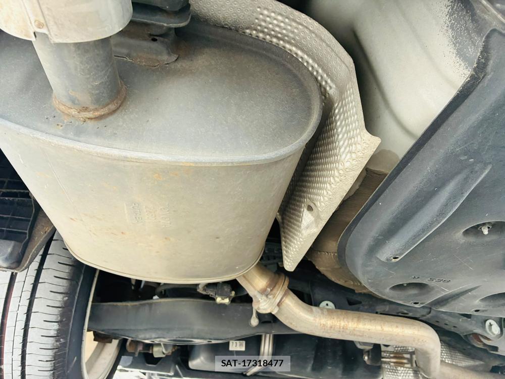 Toyota CAMRY 2018-03 7933122-34